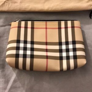 Small Burberry Cosmetic Bag // Clutch